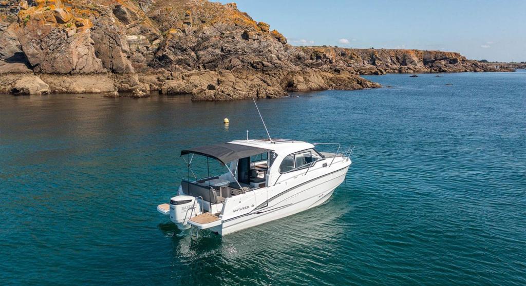 Beneteau Antares 8