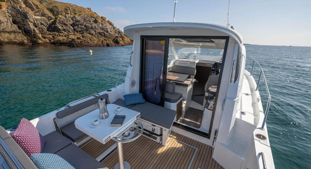 Beneteau Antares 8