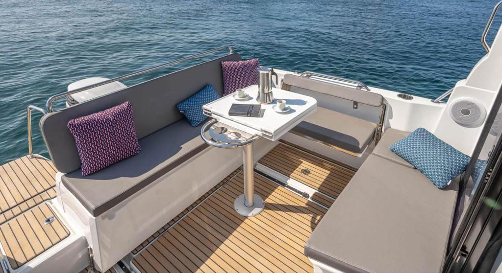 Beneteau Antares 8