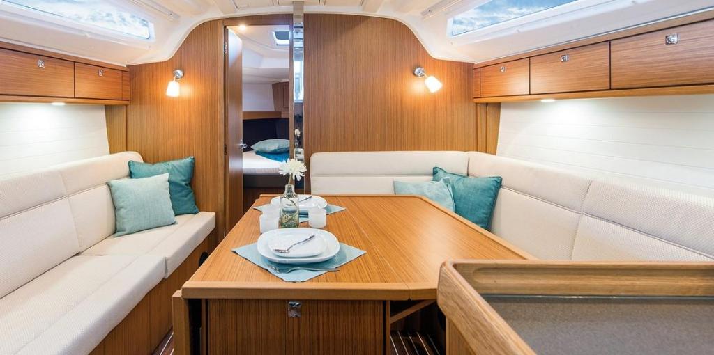 Bavaria Cruiser 37