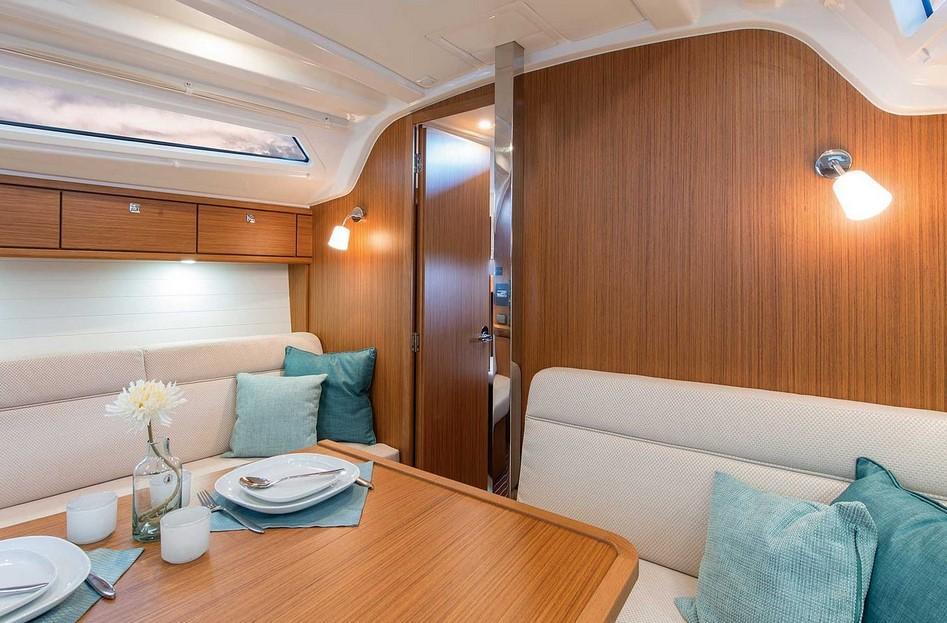 Bavaria Cruiser 37
