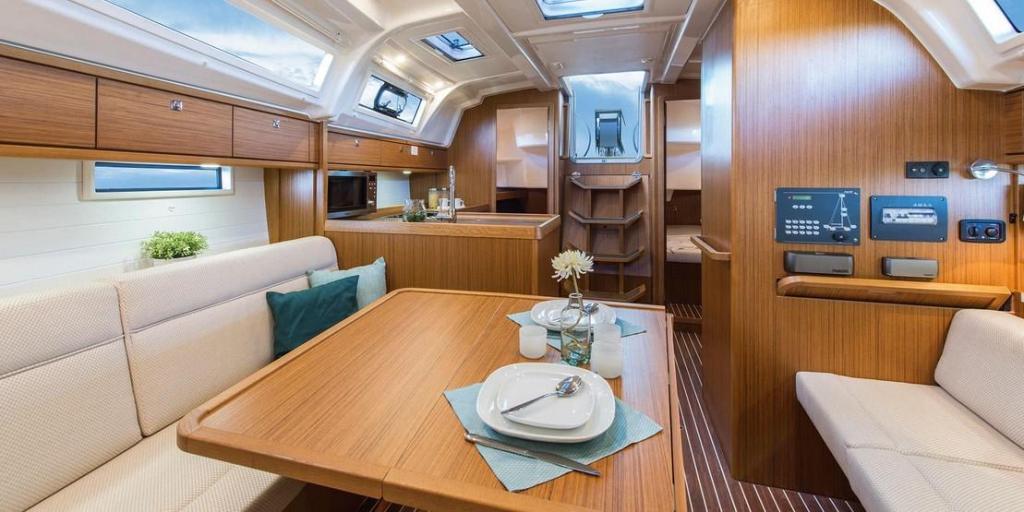 Bavaria Cruiser 37