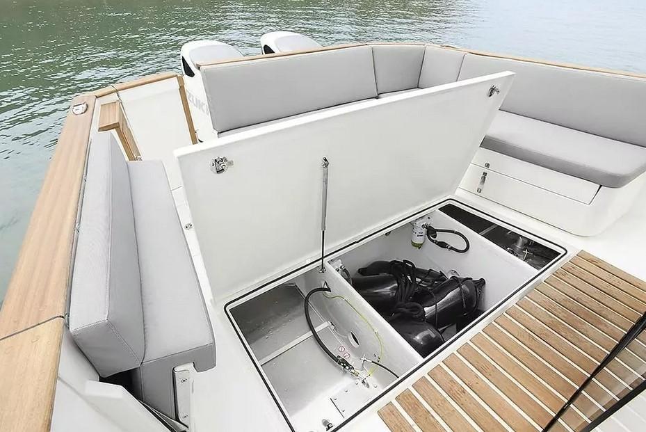 Rhéa 32 HB Timonier