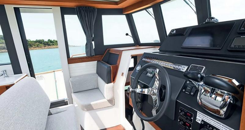 Rhéa 32 HB Timonier