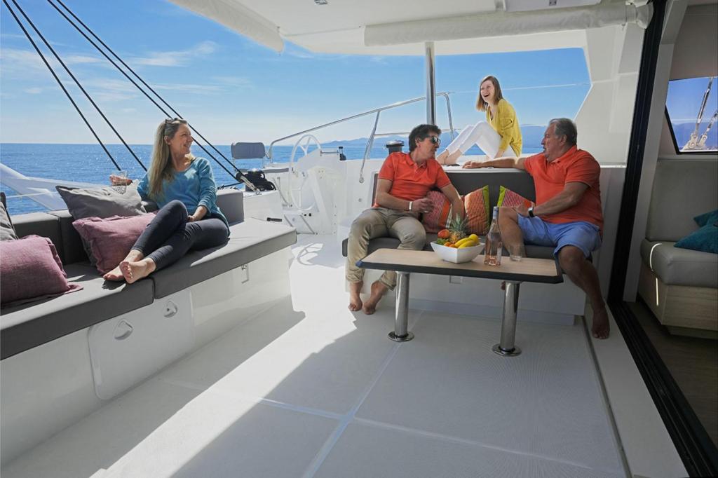 Catana  53