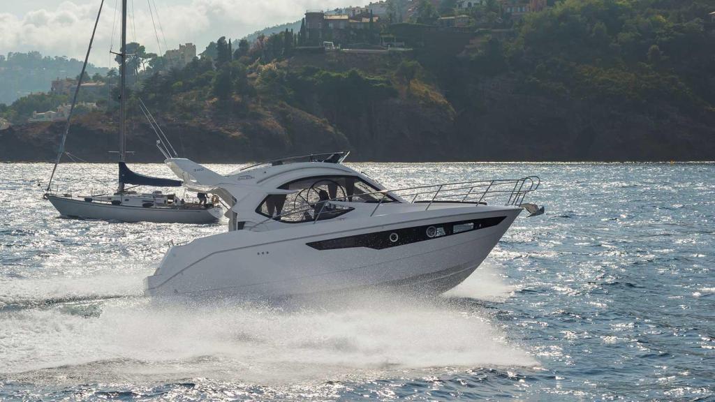 Galeon 300 Fly