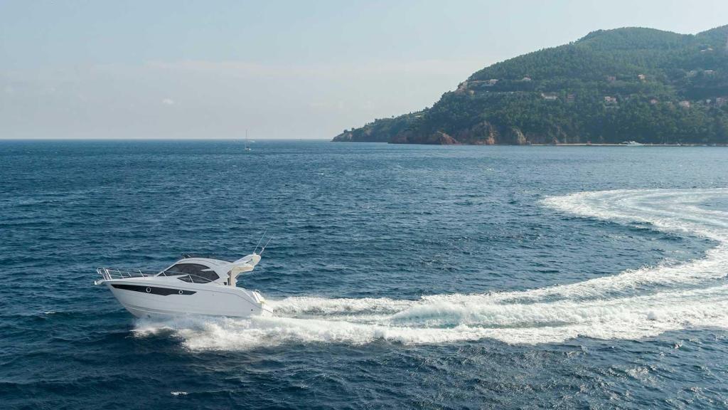 Galeon 300 Fly