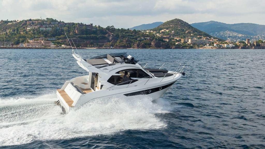 Galeon 300 Fly
