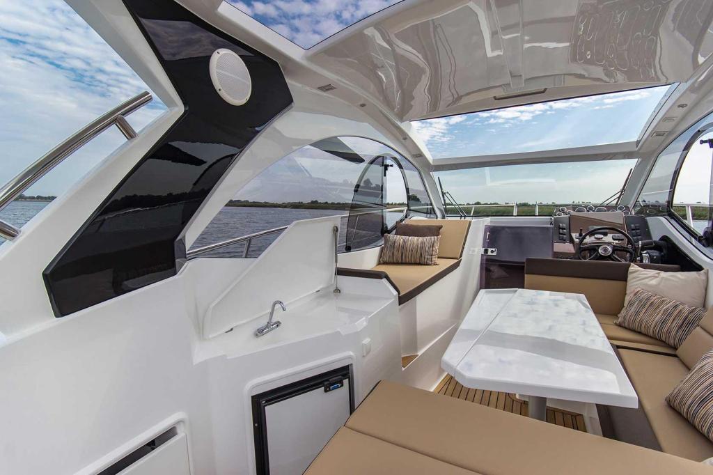 Galeon 305 HTS