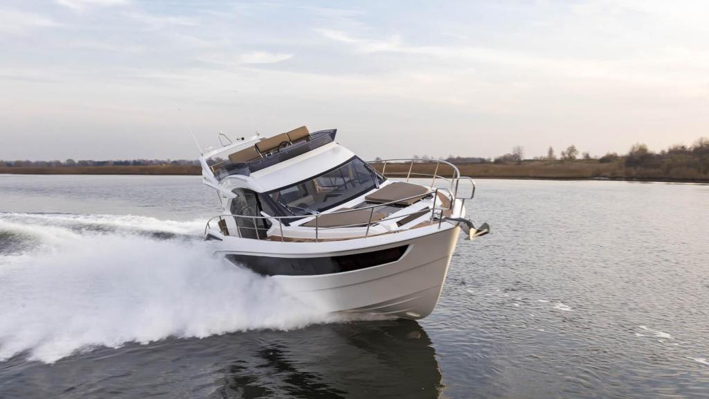 Galeon 360 Fly