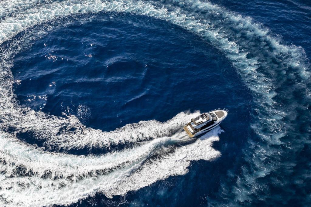 Galeon 400 Fly