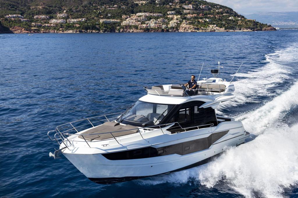 Galeon 400 Fly