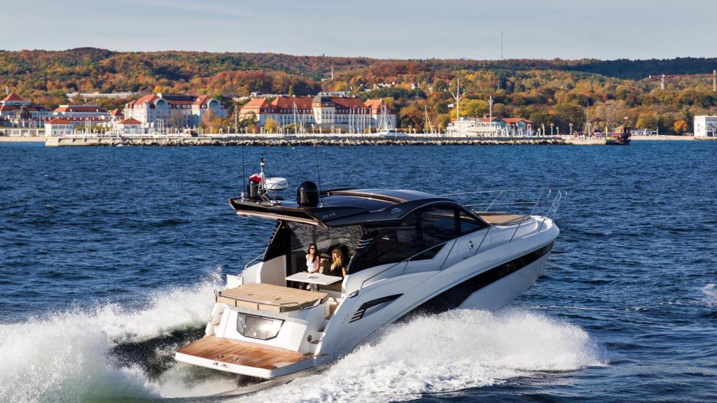 Galeon 425 HTS