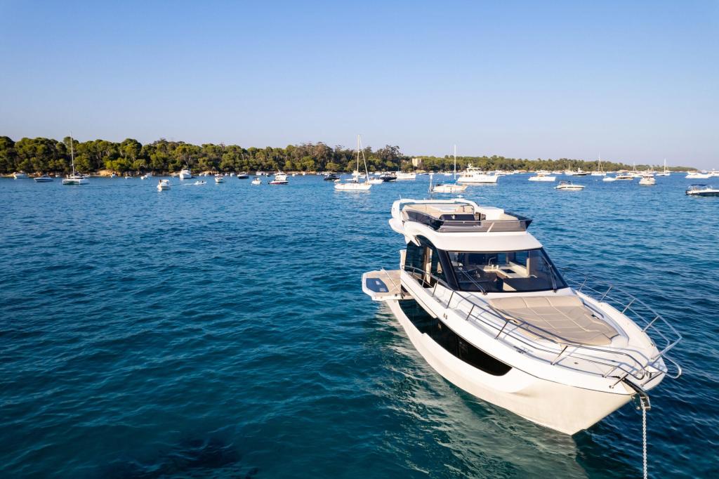Galeon 440 FLy