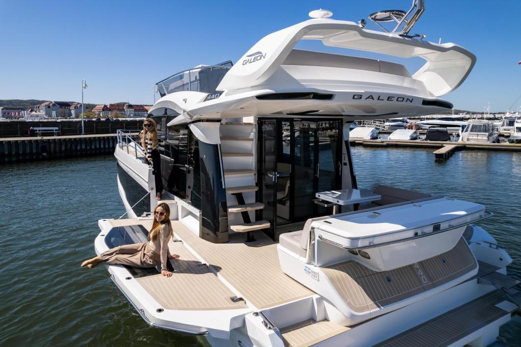 Galeon 440 FLy