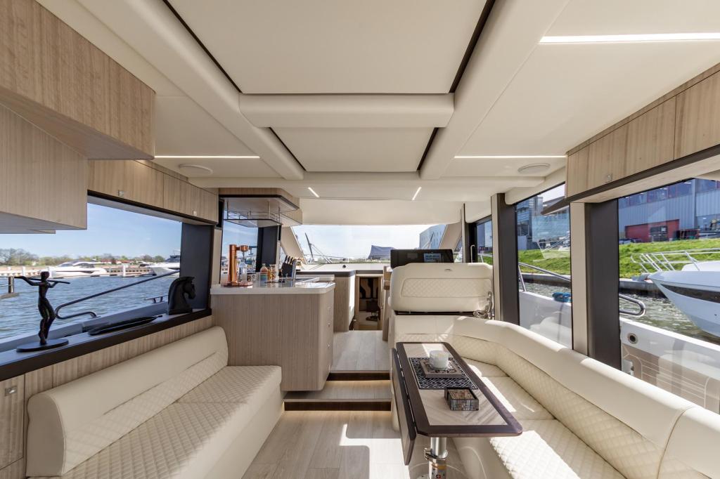 Galeon 440 FLy