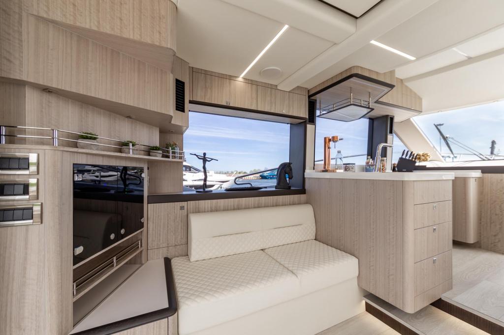 Galeon 440 FLy