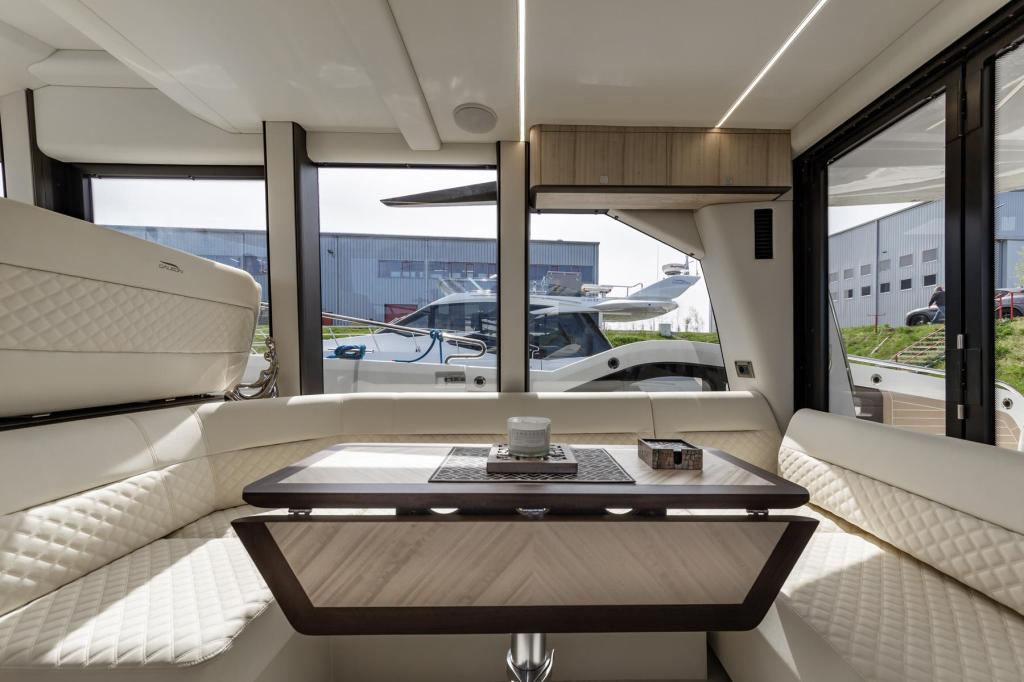 Galeon 440 FLy