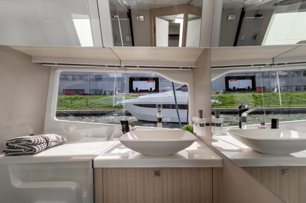 Galeon 440 FLy