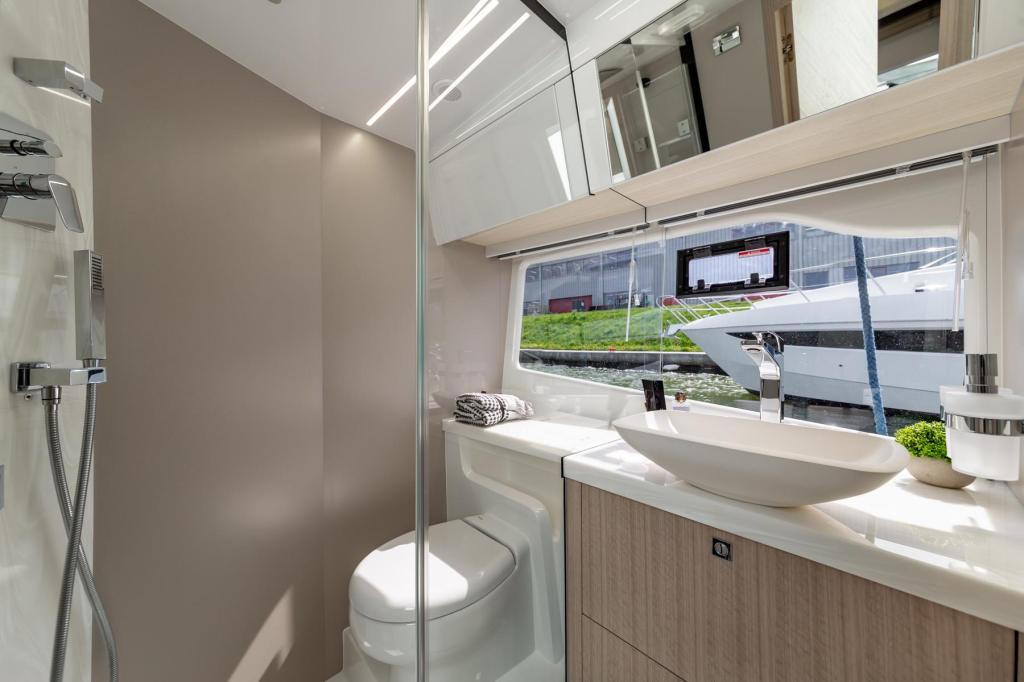 Galeon 440 FLy