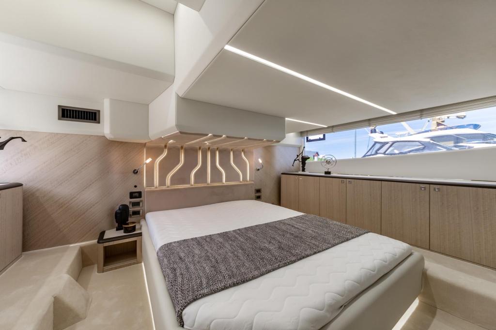 Galeon 440 FLy