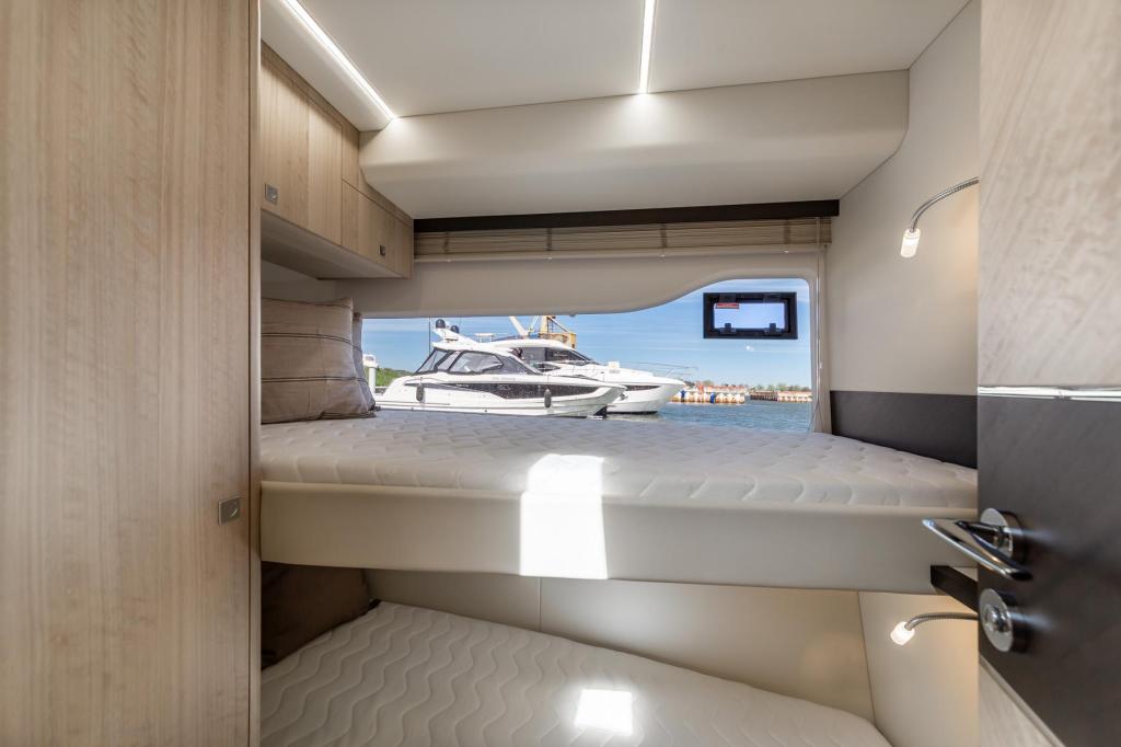 Galeon 440 FLy