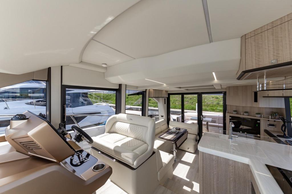 Galeon 440 FLy
