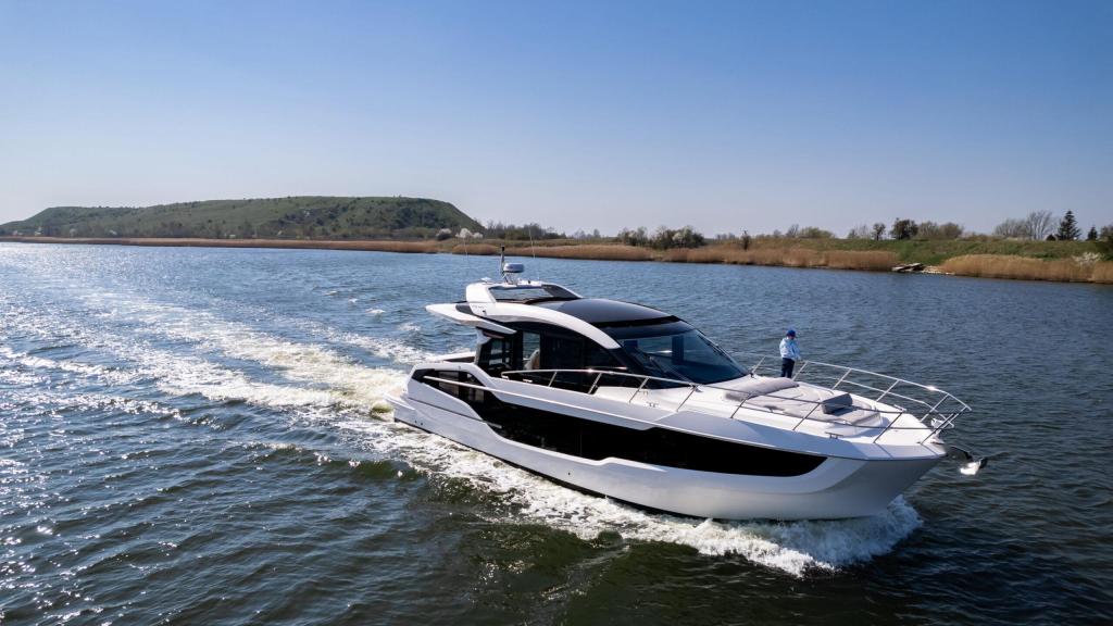 Galeon 450 HTC