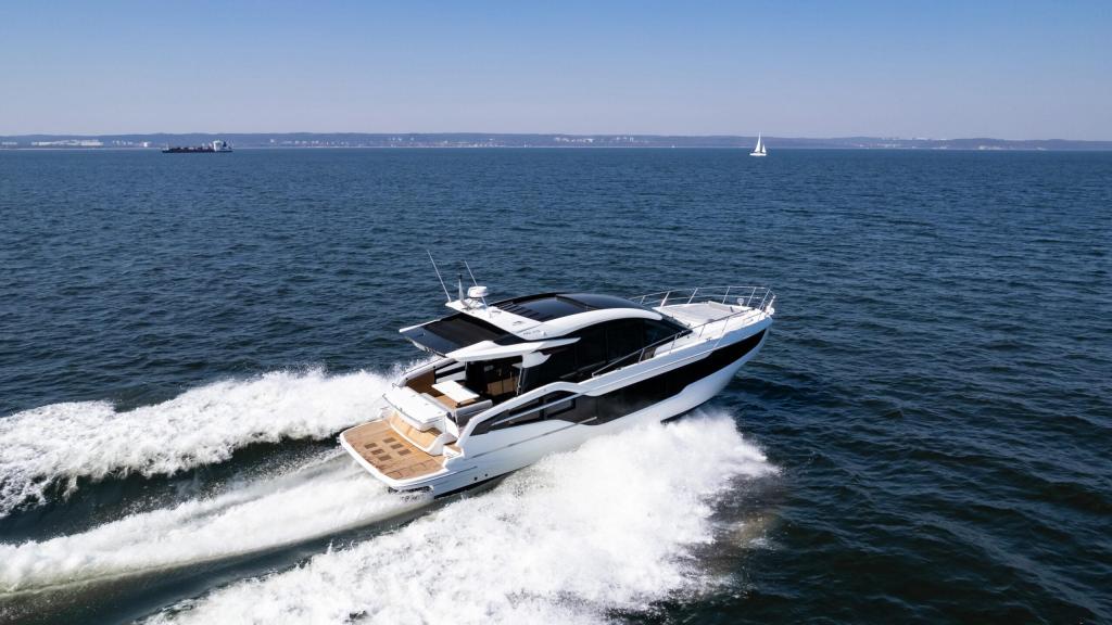 Galeon 450 HTC