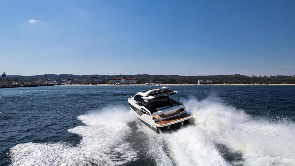 Galeon 450 HTC
