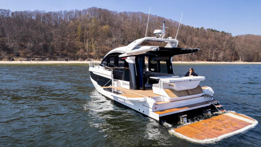 Galeon 450 HTC