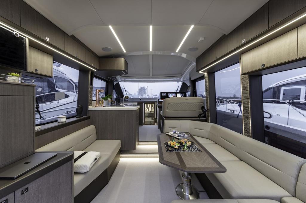 Galeon 450 HTC