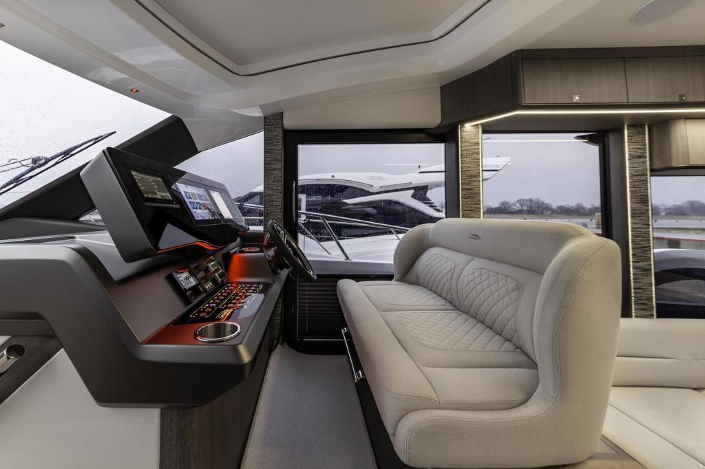 Galeon 450 HTC
