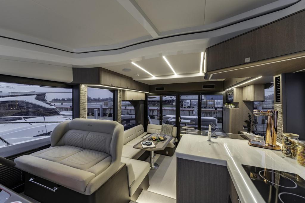 Galeon 450 HTC