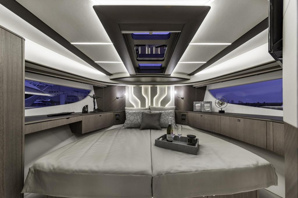 Galeon 450 HTC