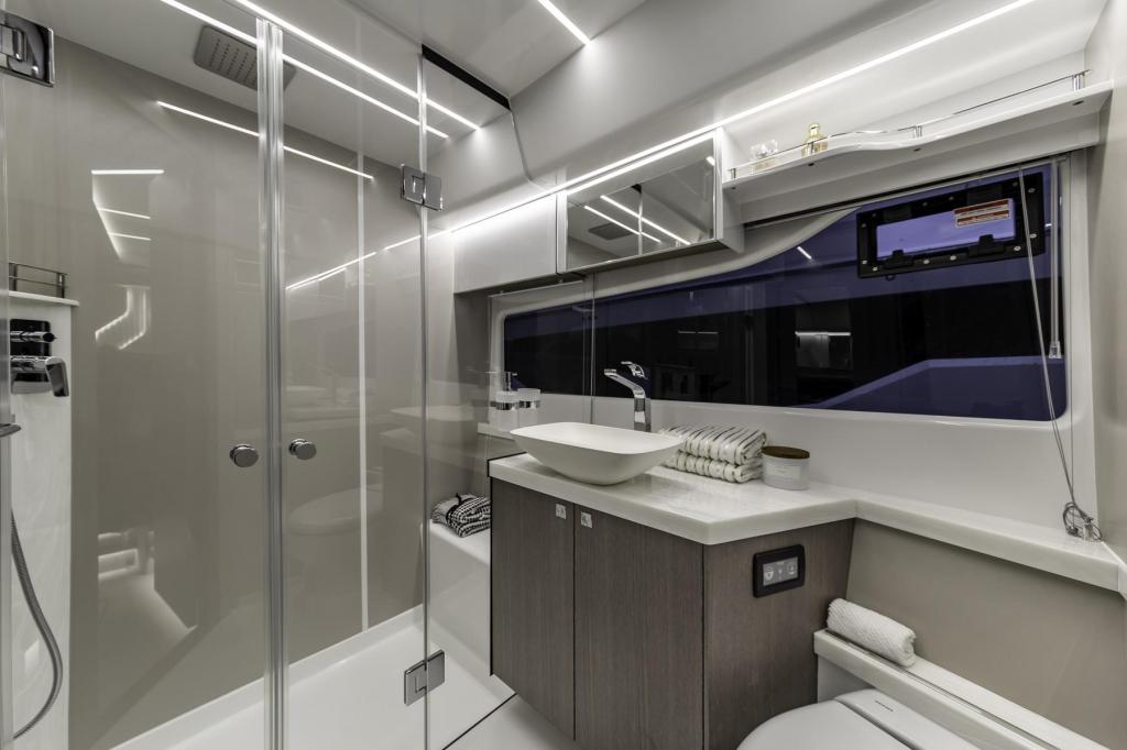Galeon 450 HTC