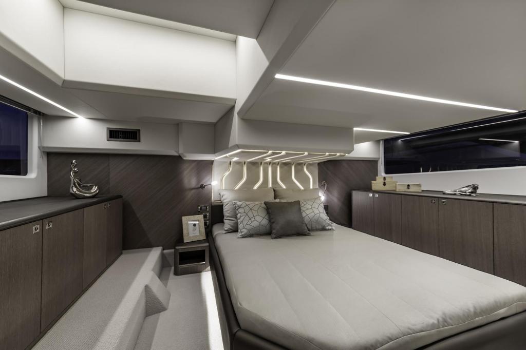 Galeon 450 HTC
