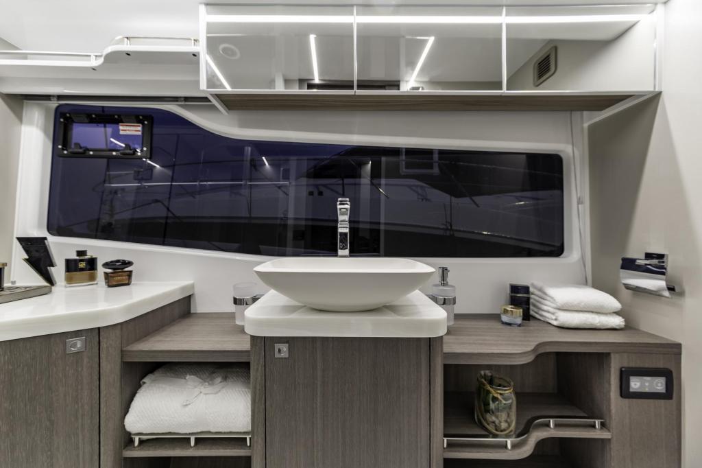 Galeon 450 HTC
