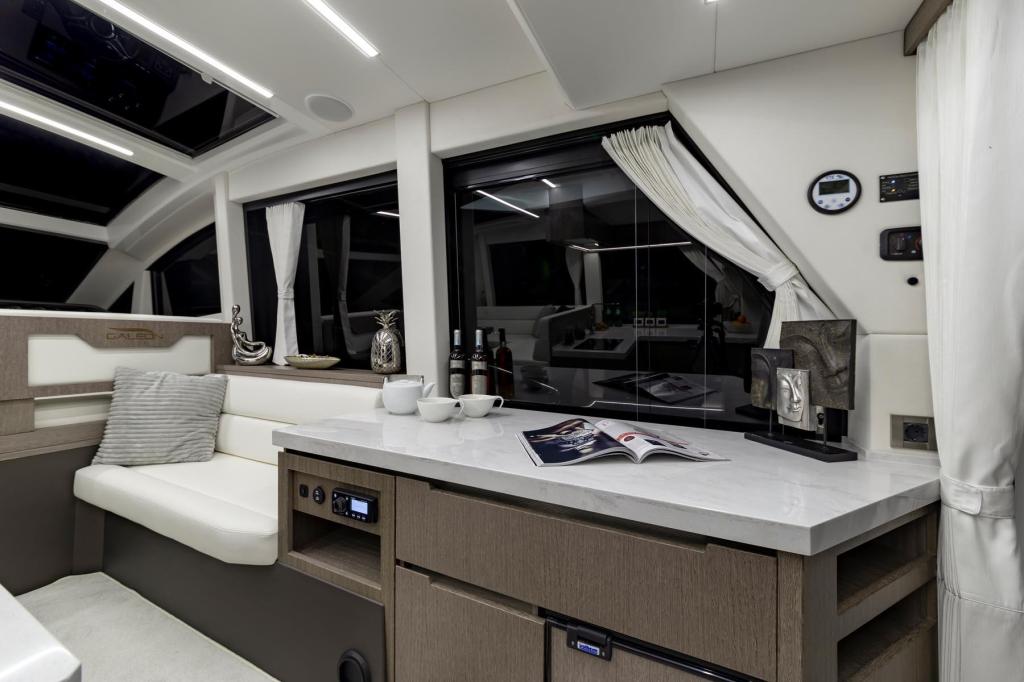 Galeon 470 Skydeck