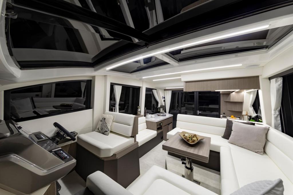 Galeon 470 Skydeck