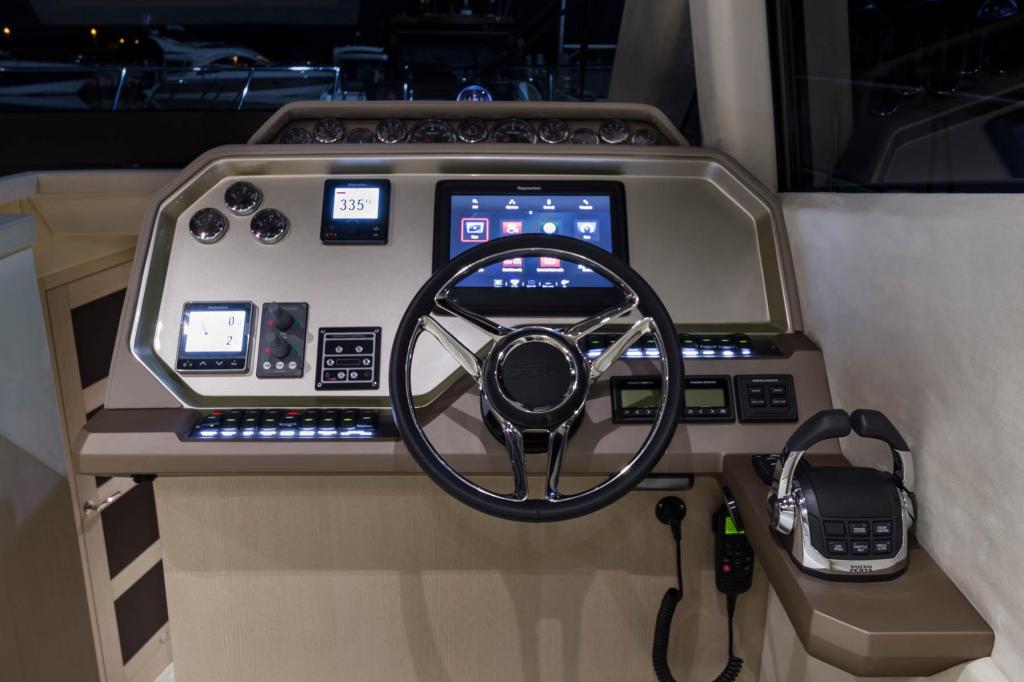 Galeon 510 Skydeck