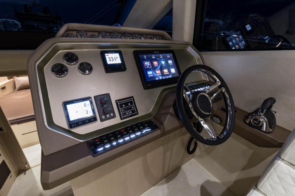 Galeon 510 Skydeck