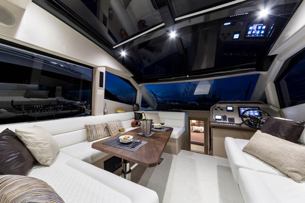Galeon 510 Skydeck