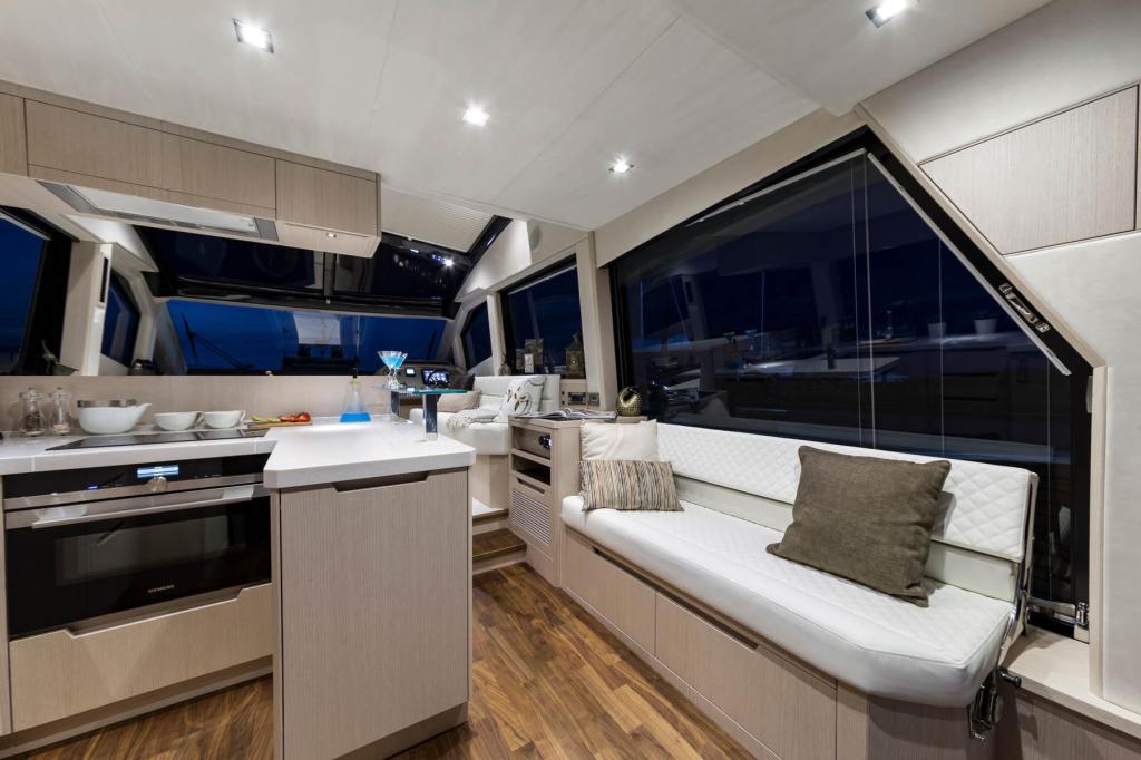 Galeon 510 Skydeck