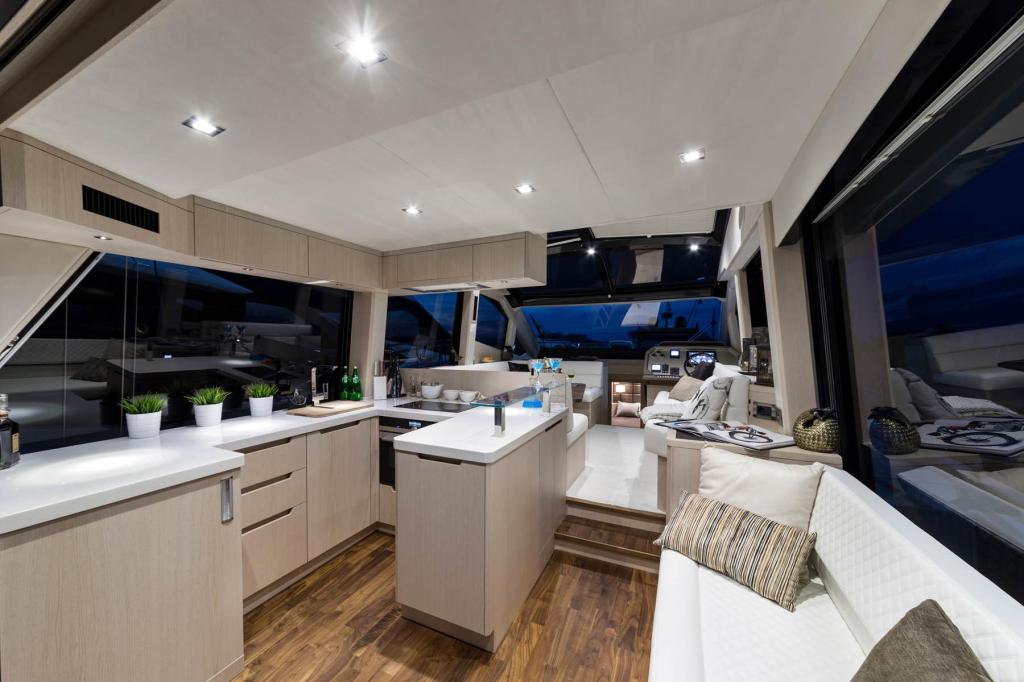 Galeon 510 Skydeck