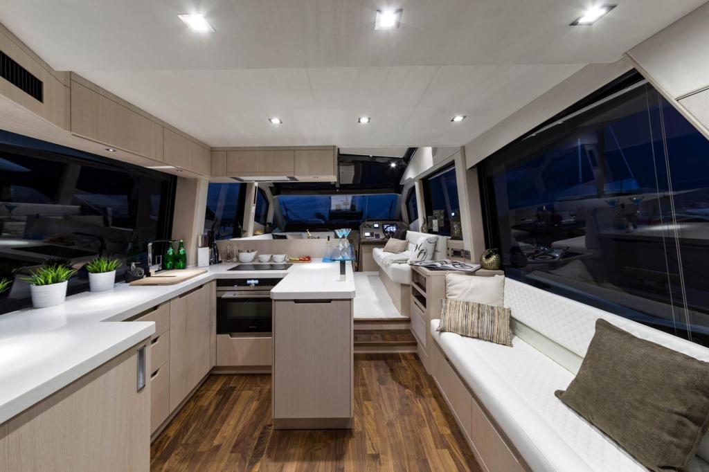 Galeon 510 Skydeck