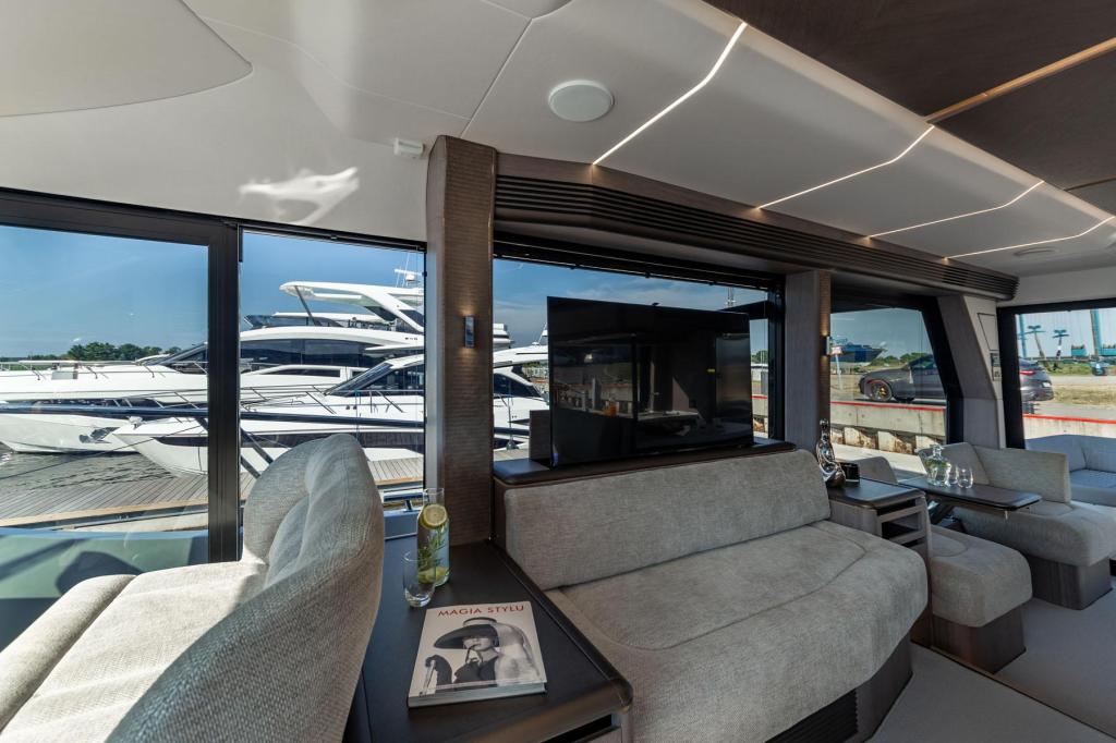 Galeon 560 Fly