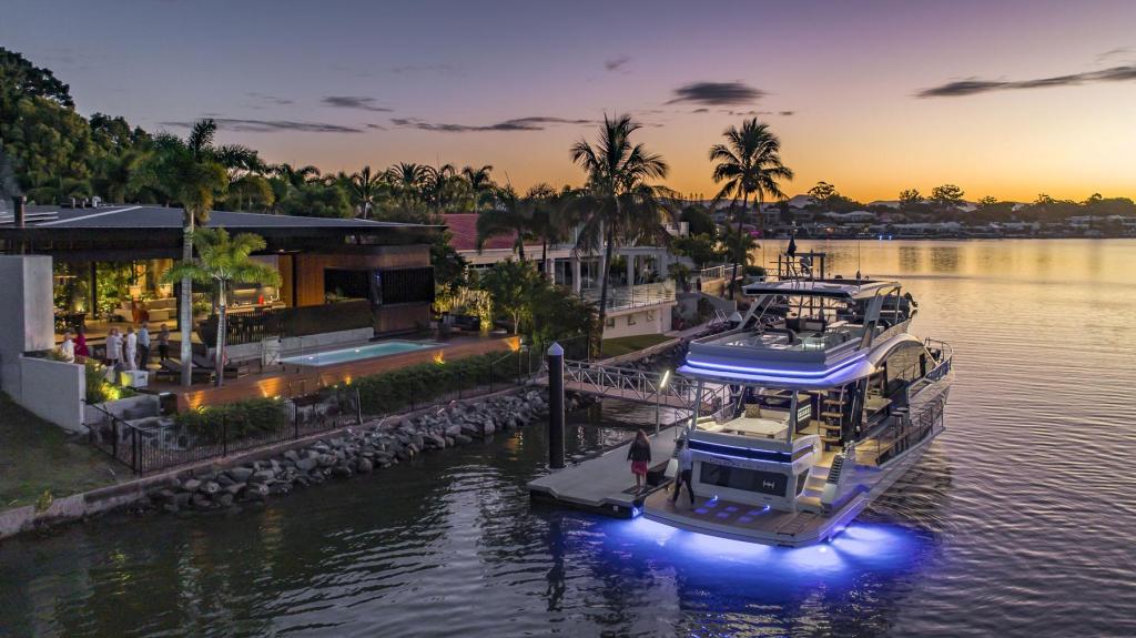 Galeon 640 Fly