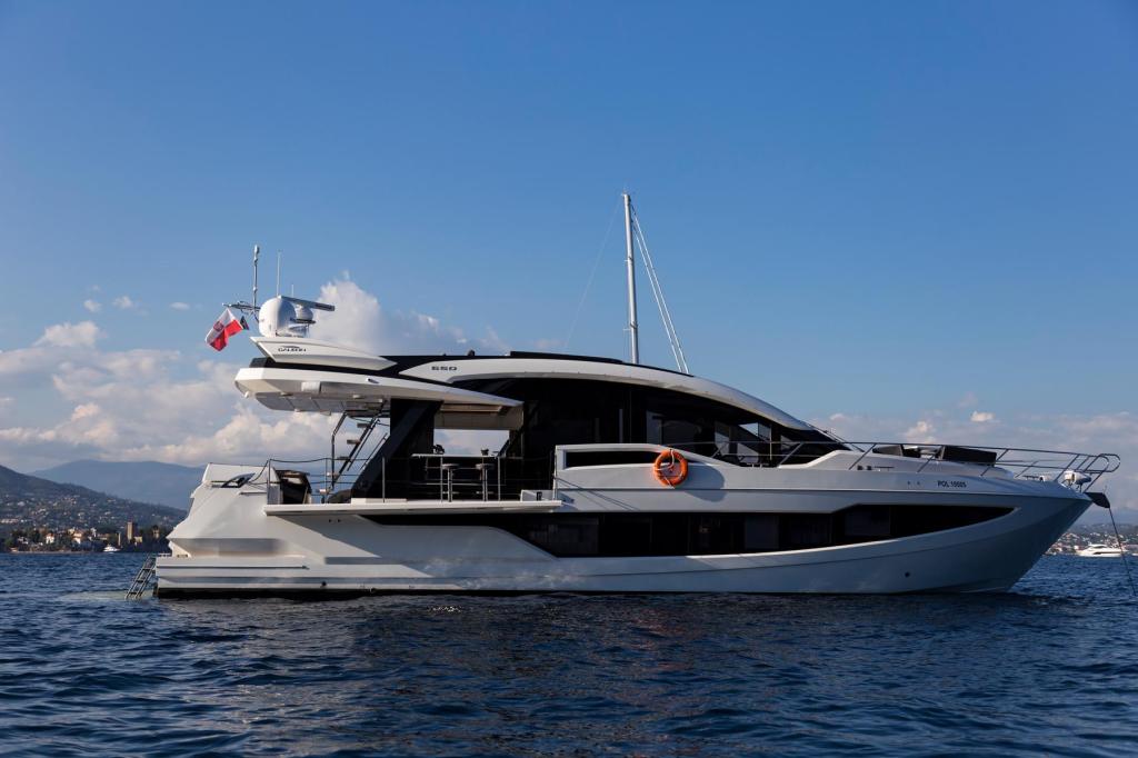 Galeon 650 Skydeck