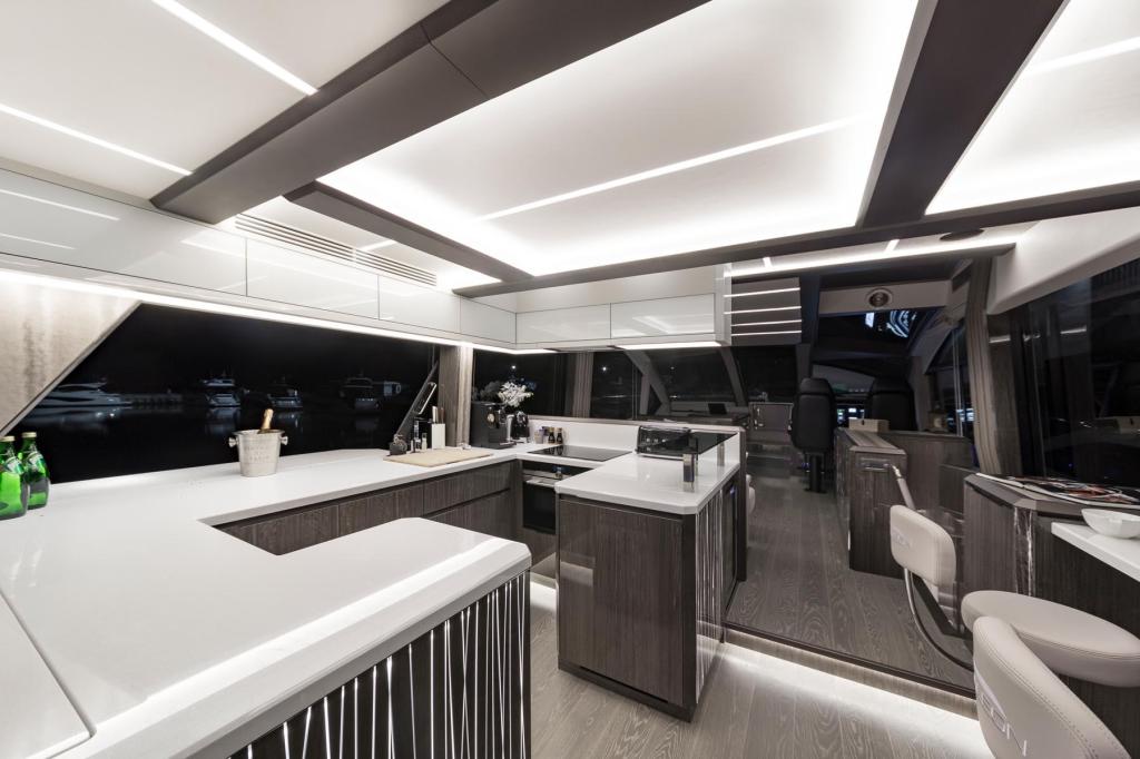 Galeon 650 Skydeck